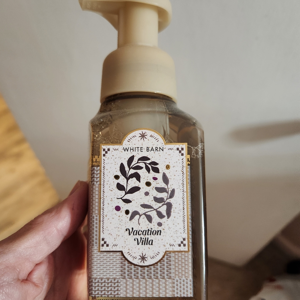 BATH AND BODY WORKS SOAPS